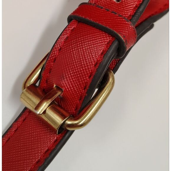 Red Handbag Purse W/ Gold Medallion - Picture 16 of 16